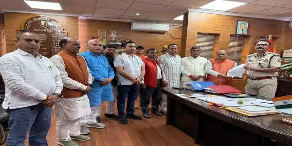 विधायक सीपी सिंह के नेतृत्व में भाजपा प्रतिनिधिमंडल ने डीजीपी से की मुलाकात