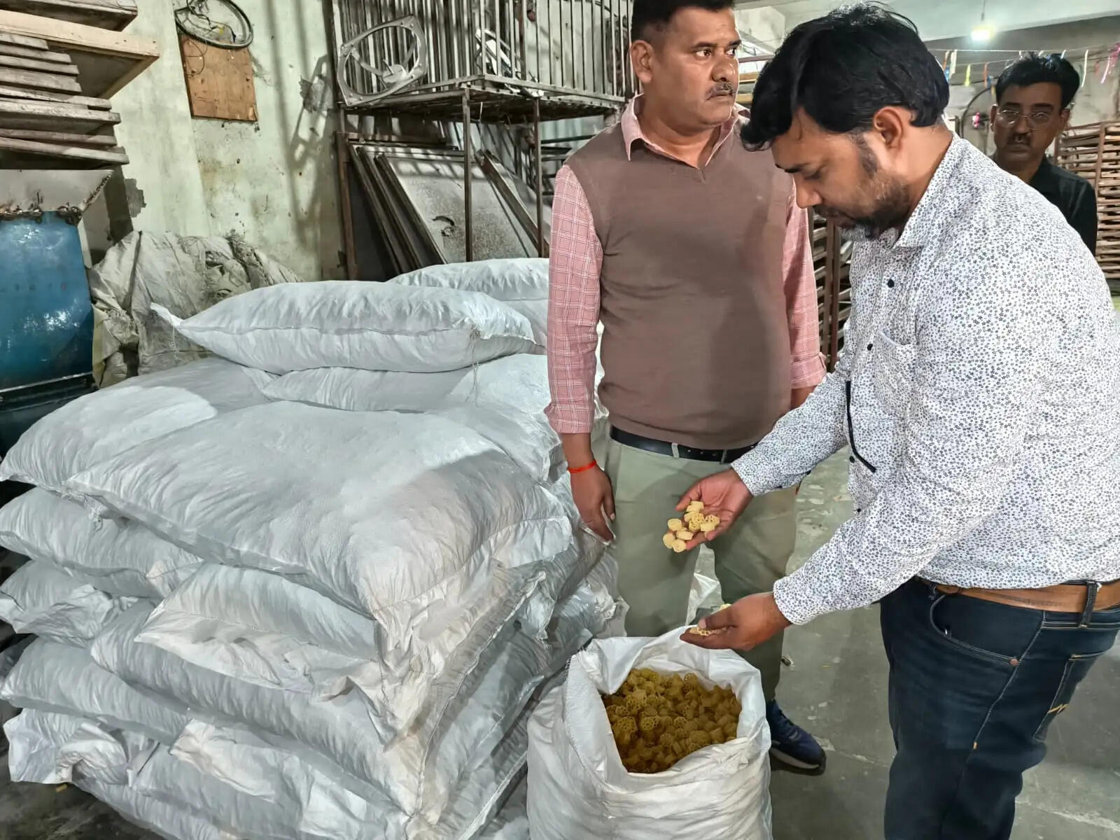 होली-ईद से पहले खाद्य सुरक्षा का सख्त अभियान, 5.14 लाख रुपये की सामग्री सीज