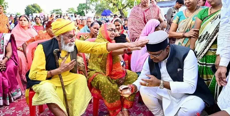 मप्रः स्व. कैलाश सारंग की जयंती पर देशभर में मना मातृ-पितृ भक्ति दिवस, सोशल मीडिया पर नं.1 पर हुआ ट्रेंड