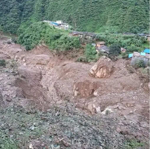 नेपाल के रोल्पा जिले में भूस्खलन, तीन लोगों की मौत, नौ लापता