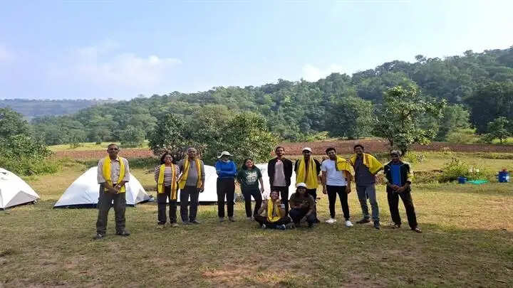 मप्रः पातालकोट के पहाड़ों में पहुंचे राष्ट्रीय स्तर के ट्रेकर्स, पारंपरिक जीवनशैली और इतिहास को जाना