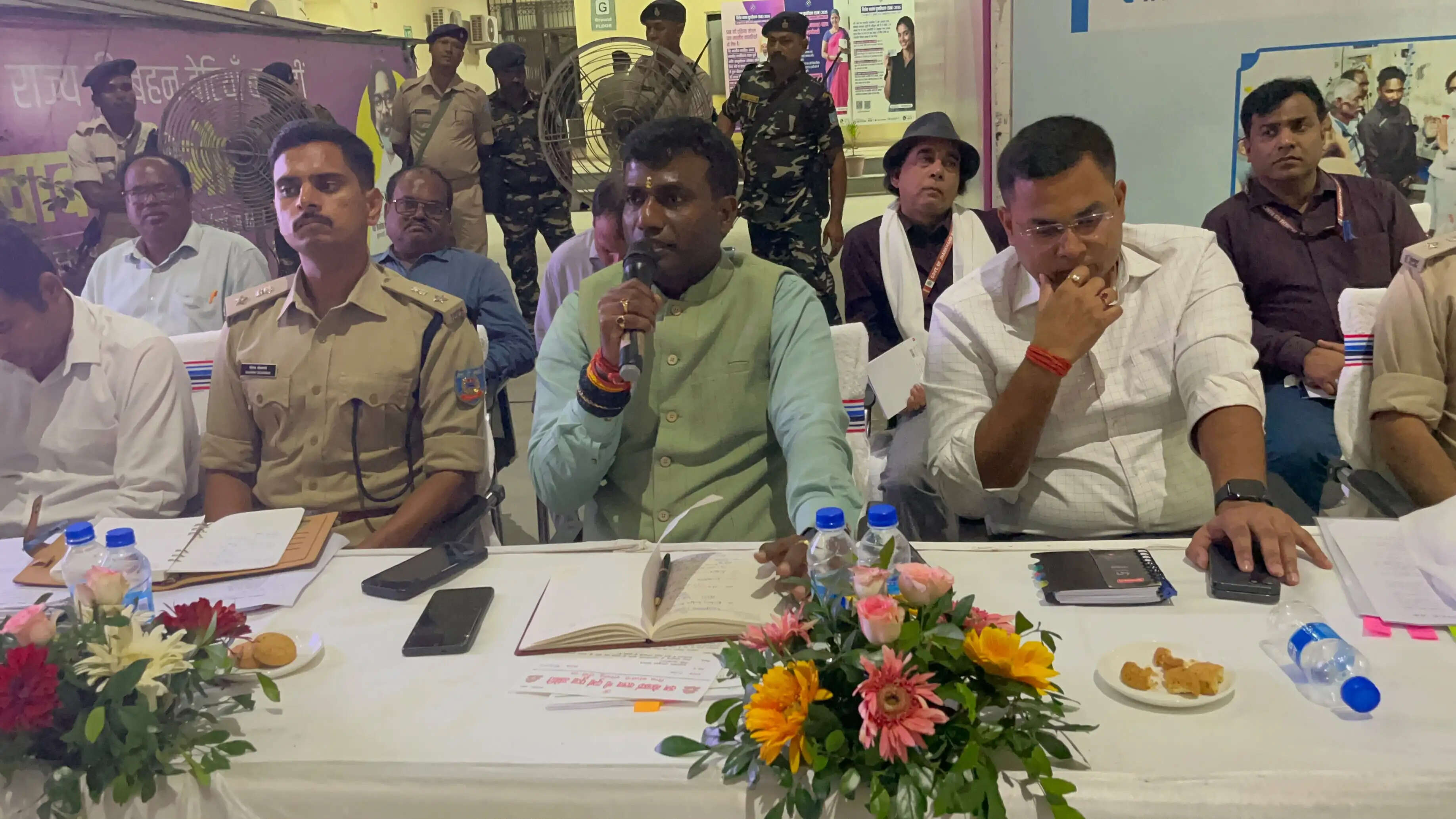 उपायुक्त ने दुर्गा पूजा में समितियों से एक ही दिन प्रतिमा विसर्जन करने का किया आग्रह