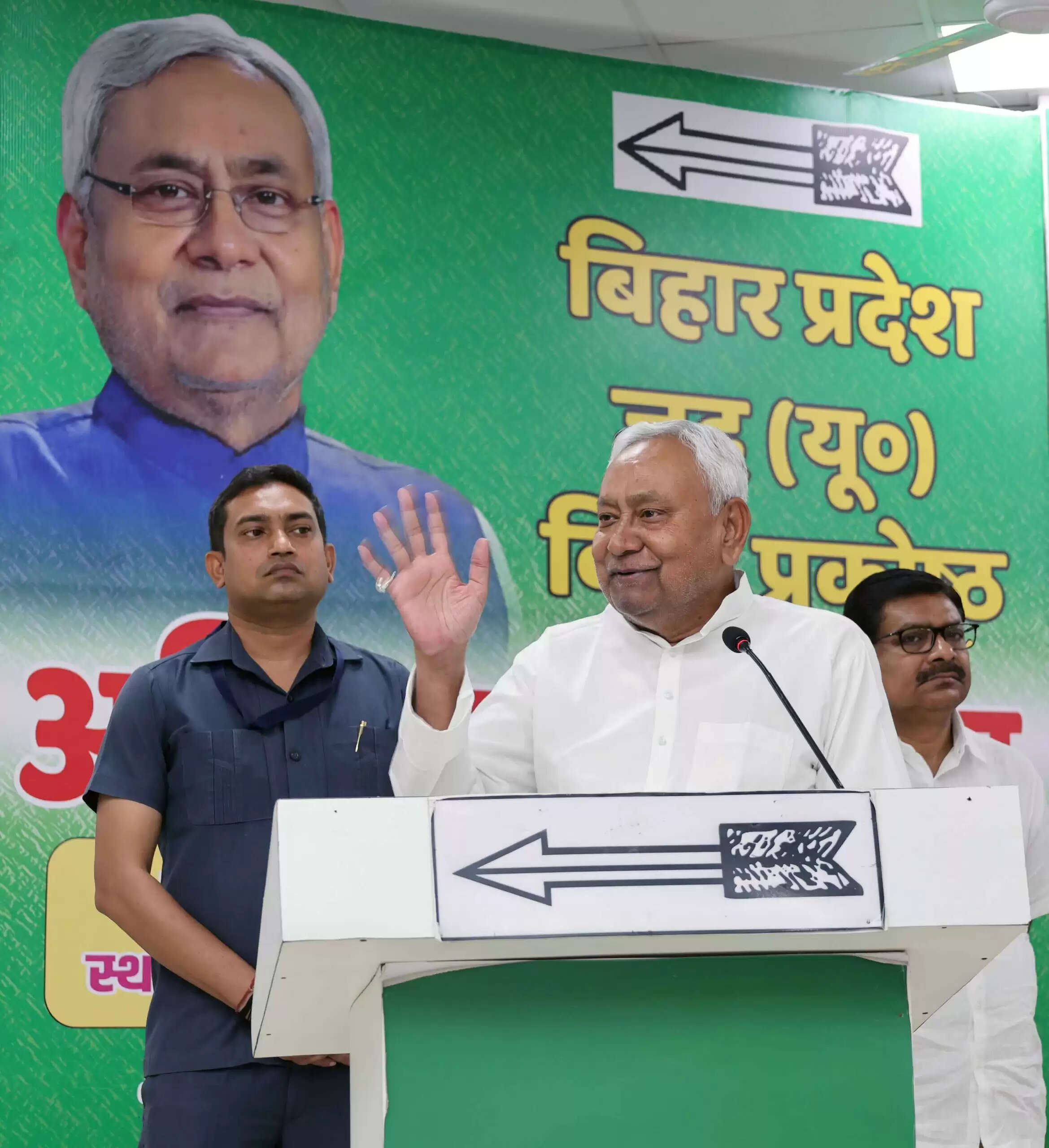 हम अब कहीं नहीं जायेंगे, एनडीए के साथ ही रहेंगे : नीतीश कुमार