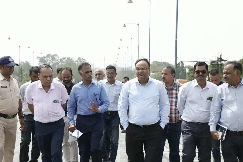 इंदौरः संभागायुक्त ने आईडीए की टीपीएस-1 और टीपीएस-5 सहित बावड़ी का किया निरीक्षण