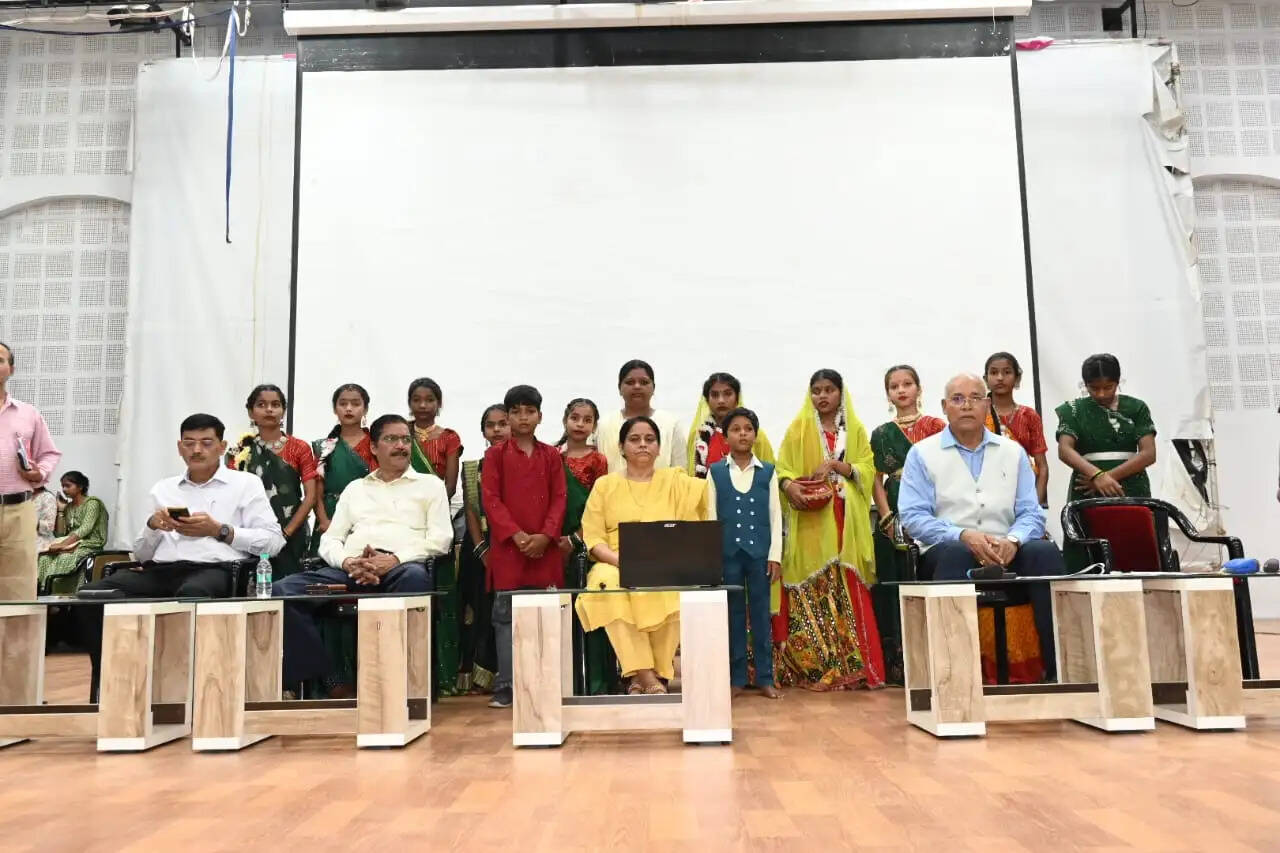 दीक्षांत समारोह समाज निर्माण का संकल्प और प्रतिभा का सम्मान : कुलपति प्रो. बिजेंद्र सिंह
