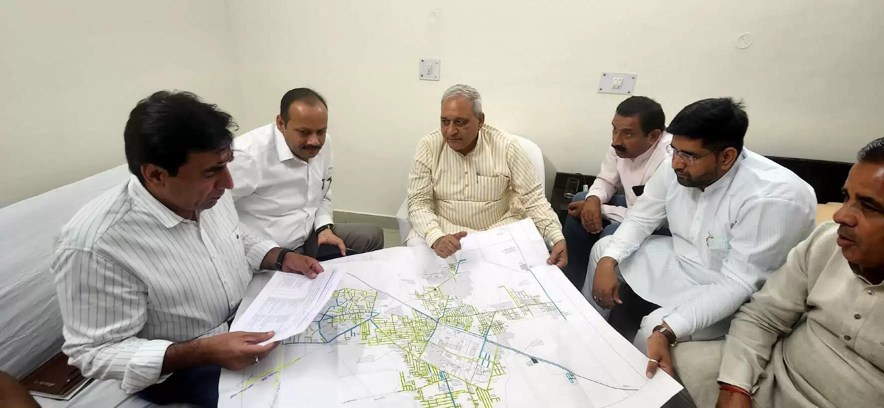 हिसार : आदमपुर के निर्माण कार्यों को निर्धारित समय-सीमा में पूरा किया जाए : रणबीर गंगवा