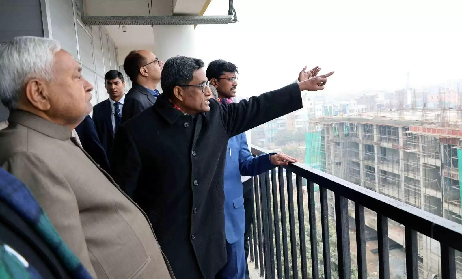 मुख्यमंत्री नीतीश कुमार ने मीठापुर में बन रहे दो विश्वविद्यालयों का किया निरीक्षण