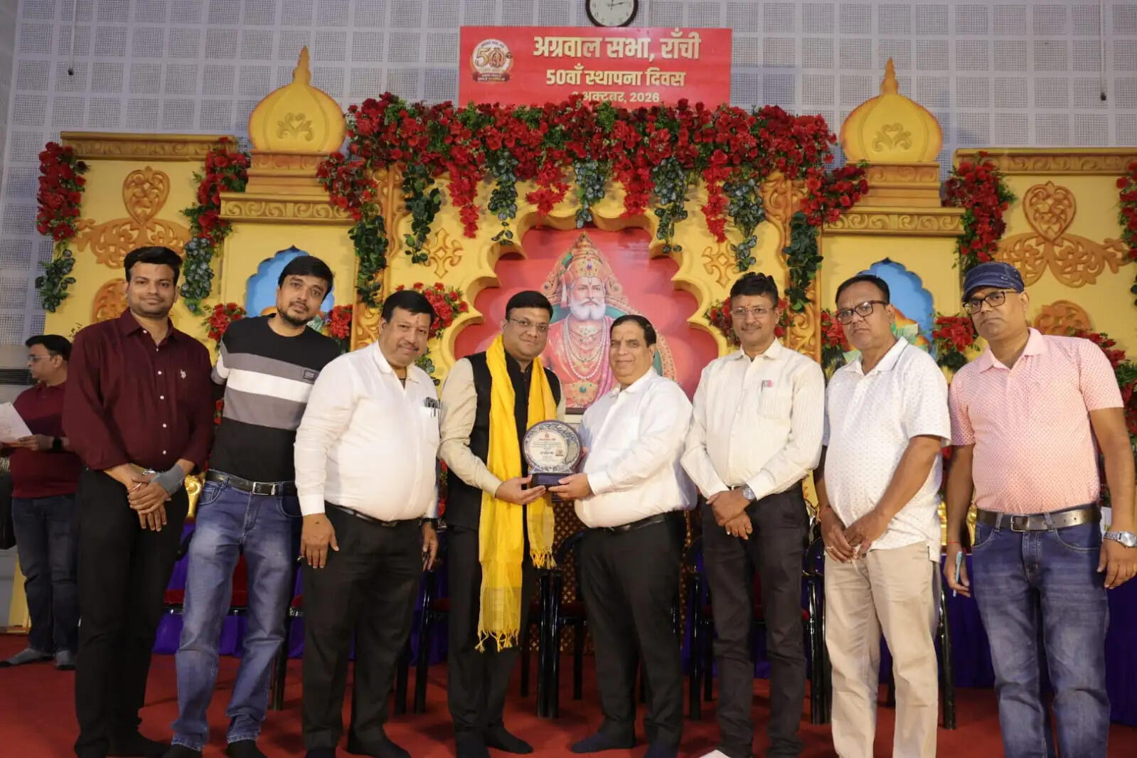 अग्रसेन जयंती पर आयोजित प्रतियोगिताओं के विजेता बच्चे पुरस्कृत