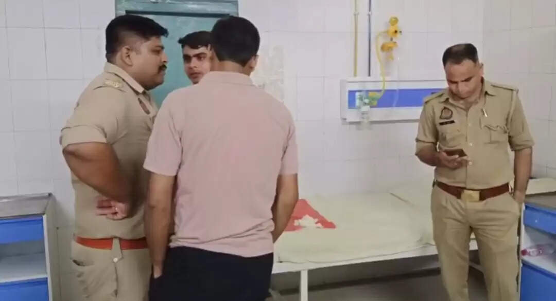 जिला अस्पताल में लापरवाही का मामला: नवजात शिशु का शव शौचालय में मिला