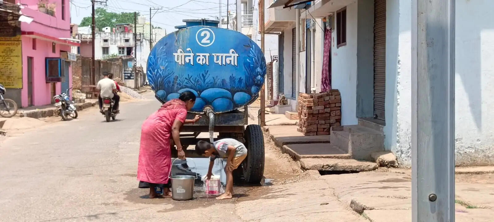 भीषण गर्मी में प्यासा शहर: धमतरी के 36 बोर सूखे, कई वार्डों में टैंकर बना सहारा