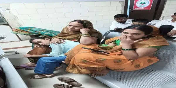 गरीब परिवार को शव देने के लिए अस्पताल ने थमाया भारी बिल
