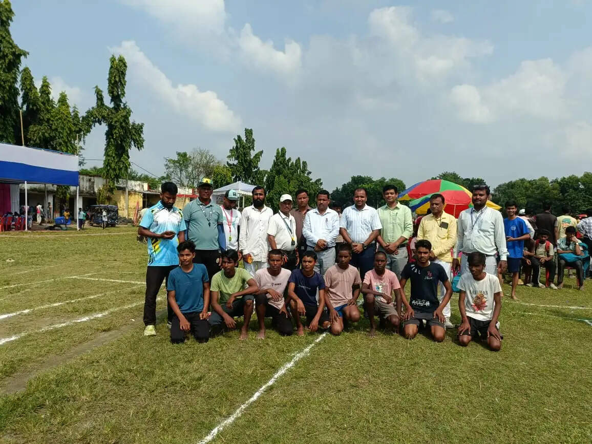जिला स्तरीय विद्यालय खेल प्रतियोगिता में खिलाड़ियों ने दिखाया दमखम