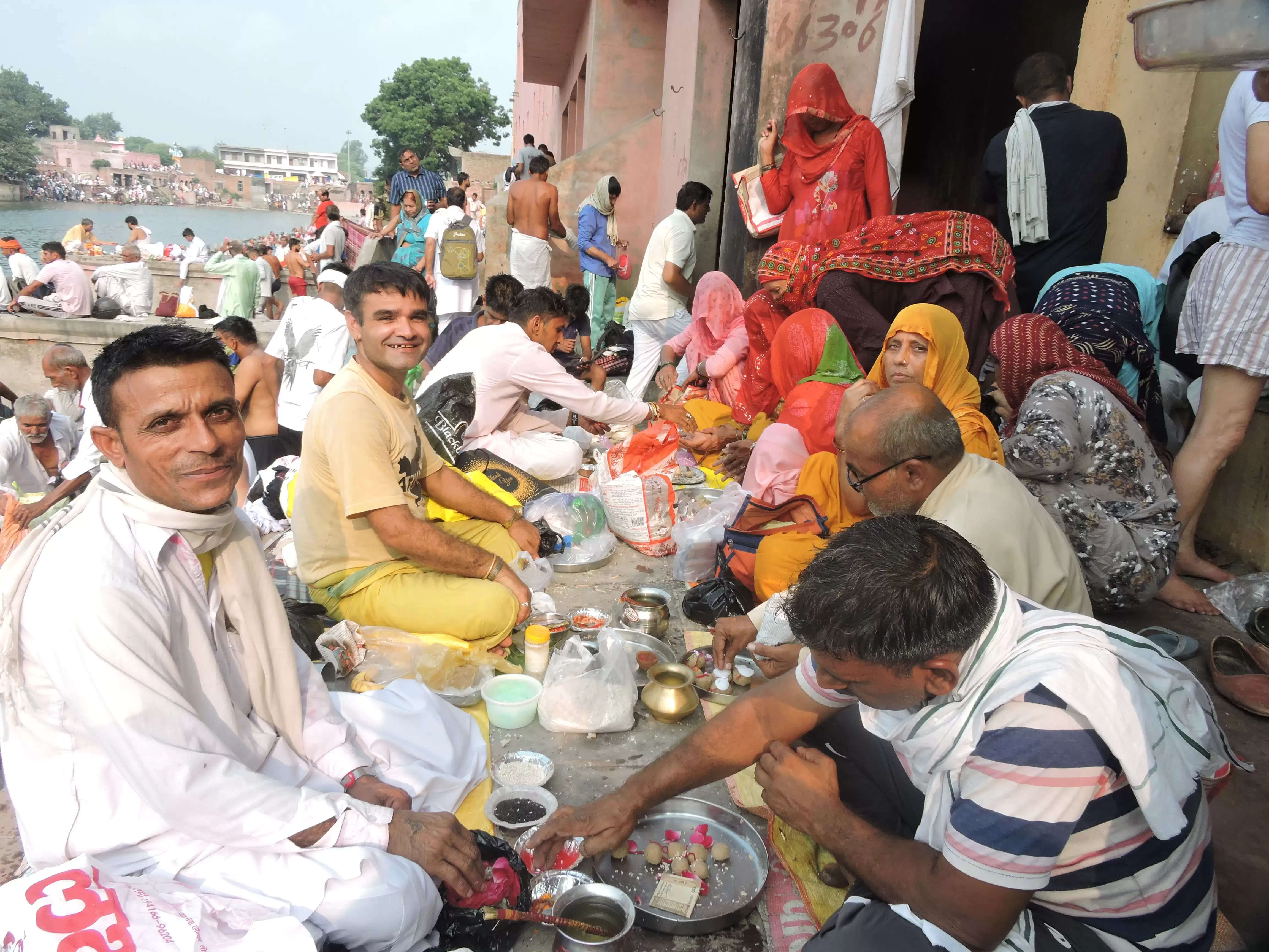 सोमवती अमावस्या पर पिंडतारक तीर्थ पर हजारों ने किया पिंडदान