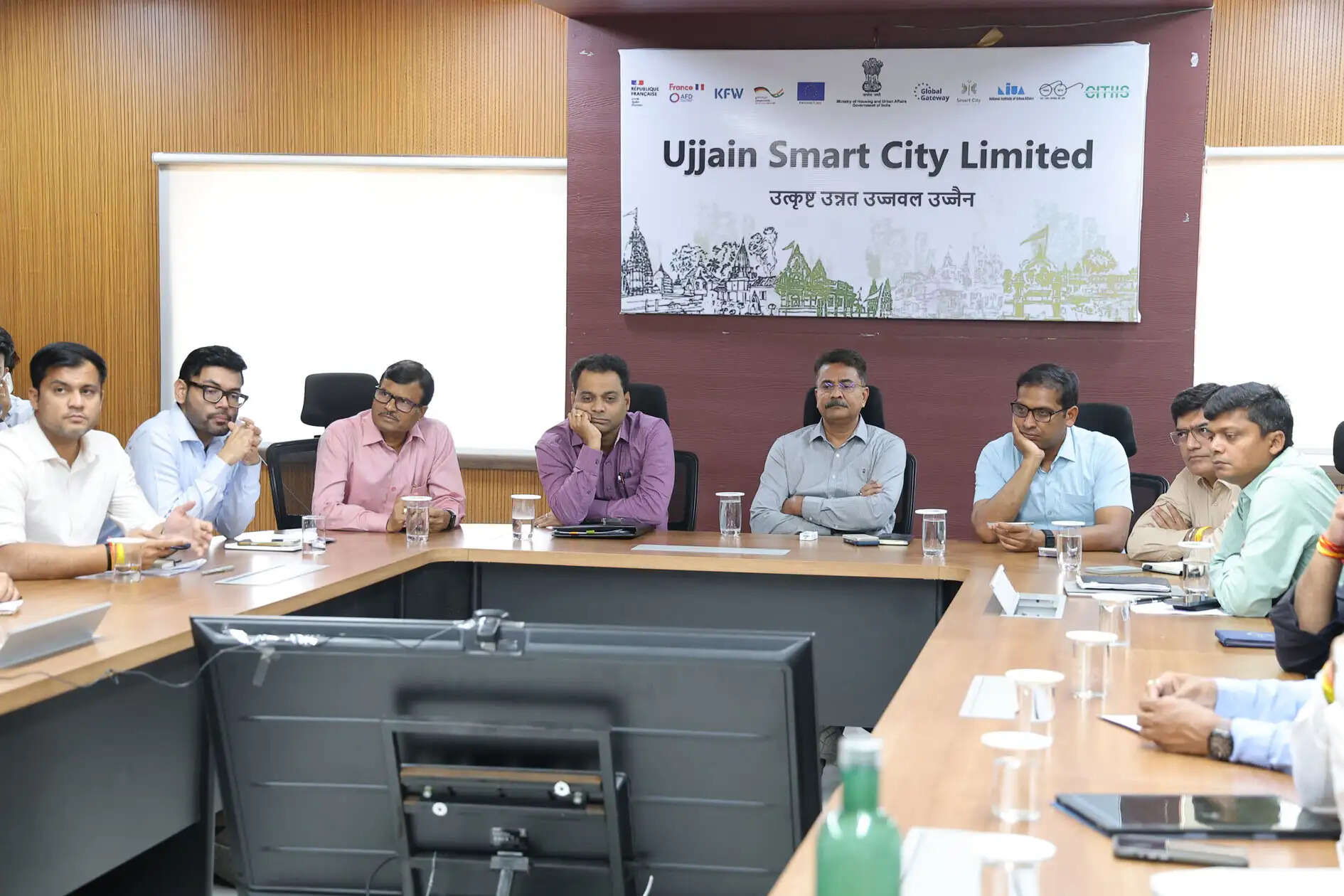 उज्जैन सिंहस्थ में श्रद्धालुओं के लिए व्यवस्थाओं को लेकर हुआ मंथन