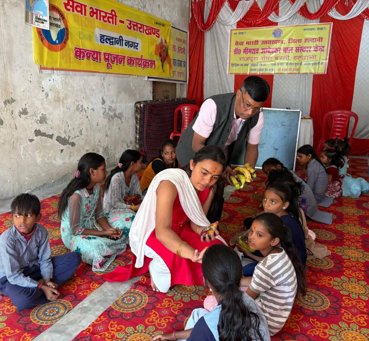 स्वयंसेवक संघ सेवा भारती की ओर से आज अष्टमी पर बाल संस्कार केंद्र ने किया कन्या पूजन