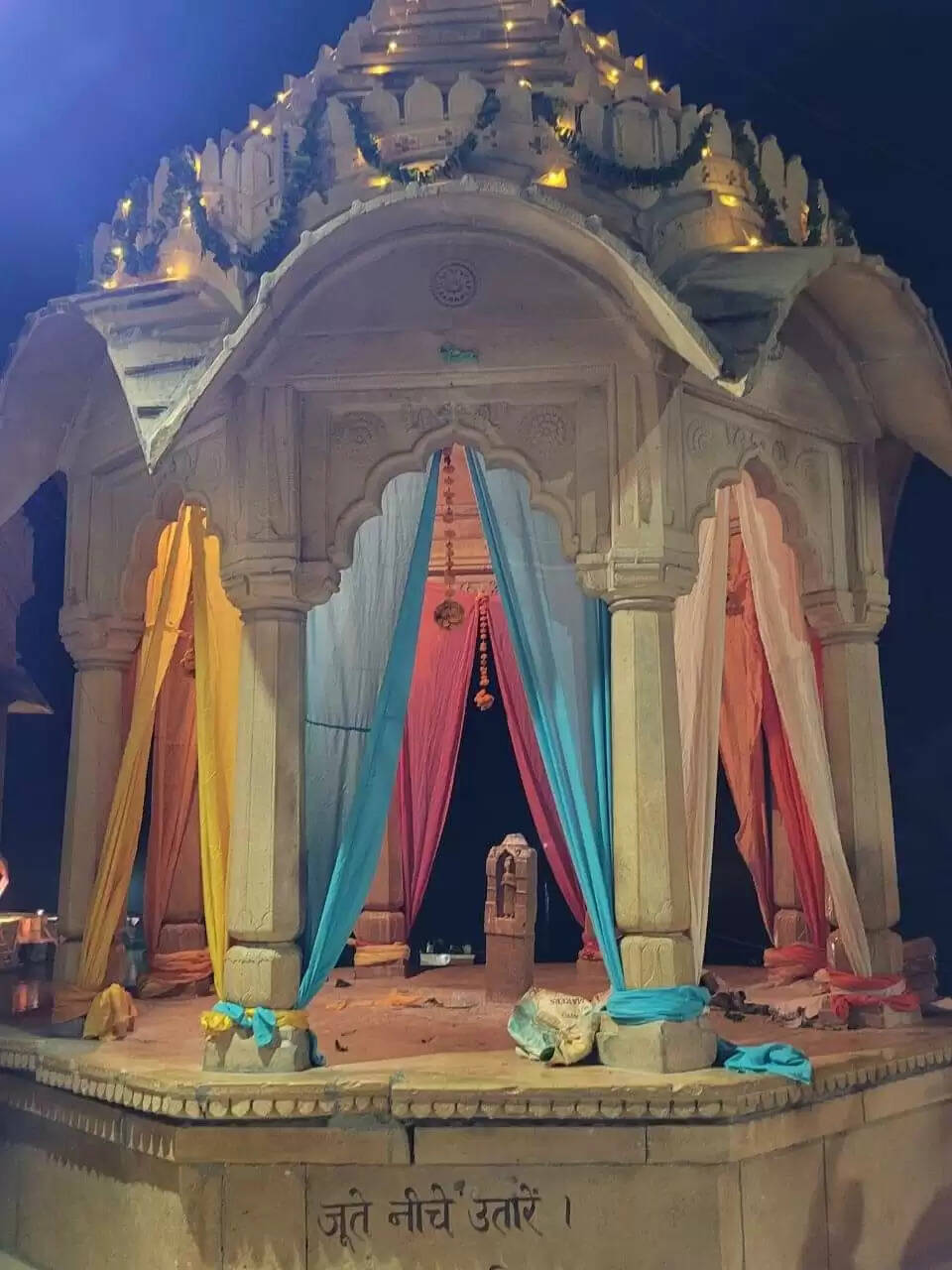 खास अंदाज में स्वर्णिम आभा सी दमक रही स्वर्ण नगरी जैसलमेर