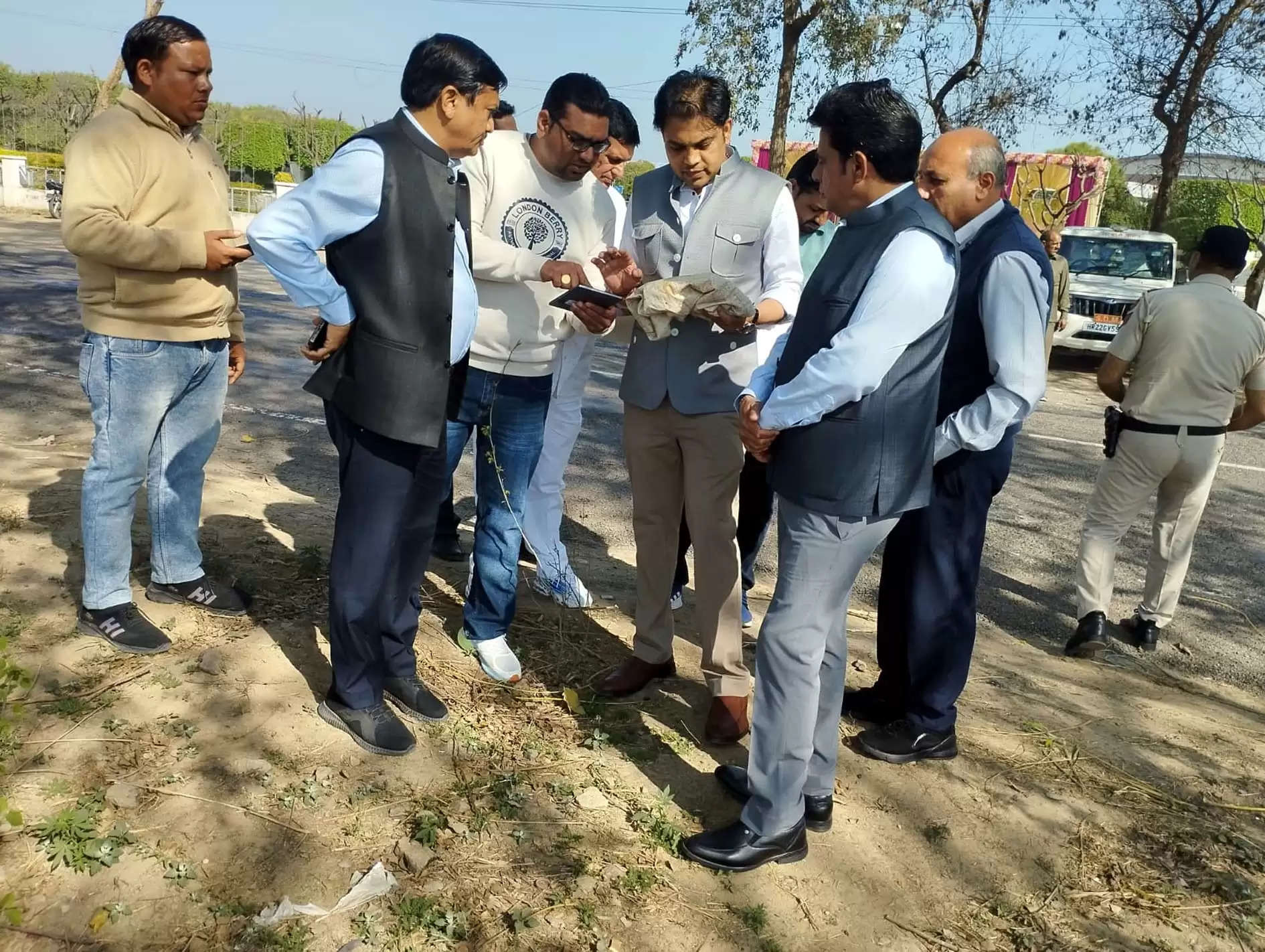 फतेहाबाद: डीसी ने गांवों का दौरा कर गिरदावरी की पड़ताल की, अधिकारियों को दिए दिशा-निर्देश