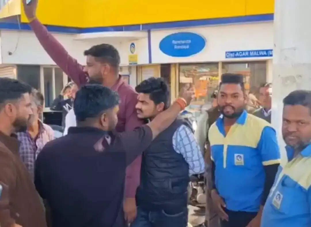 आगरमालवाः कम पेट्रोल देने का आरोप, नापतोल विभाग ने पम्प का एक नोजल सील किया