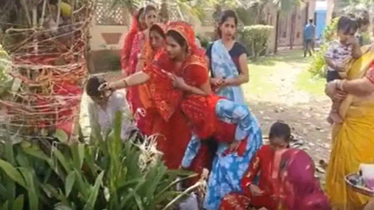 शनि जयंती पर जयपुर शनिमय: मंदिरों में उमड़ी आस्था