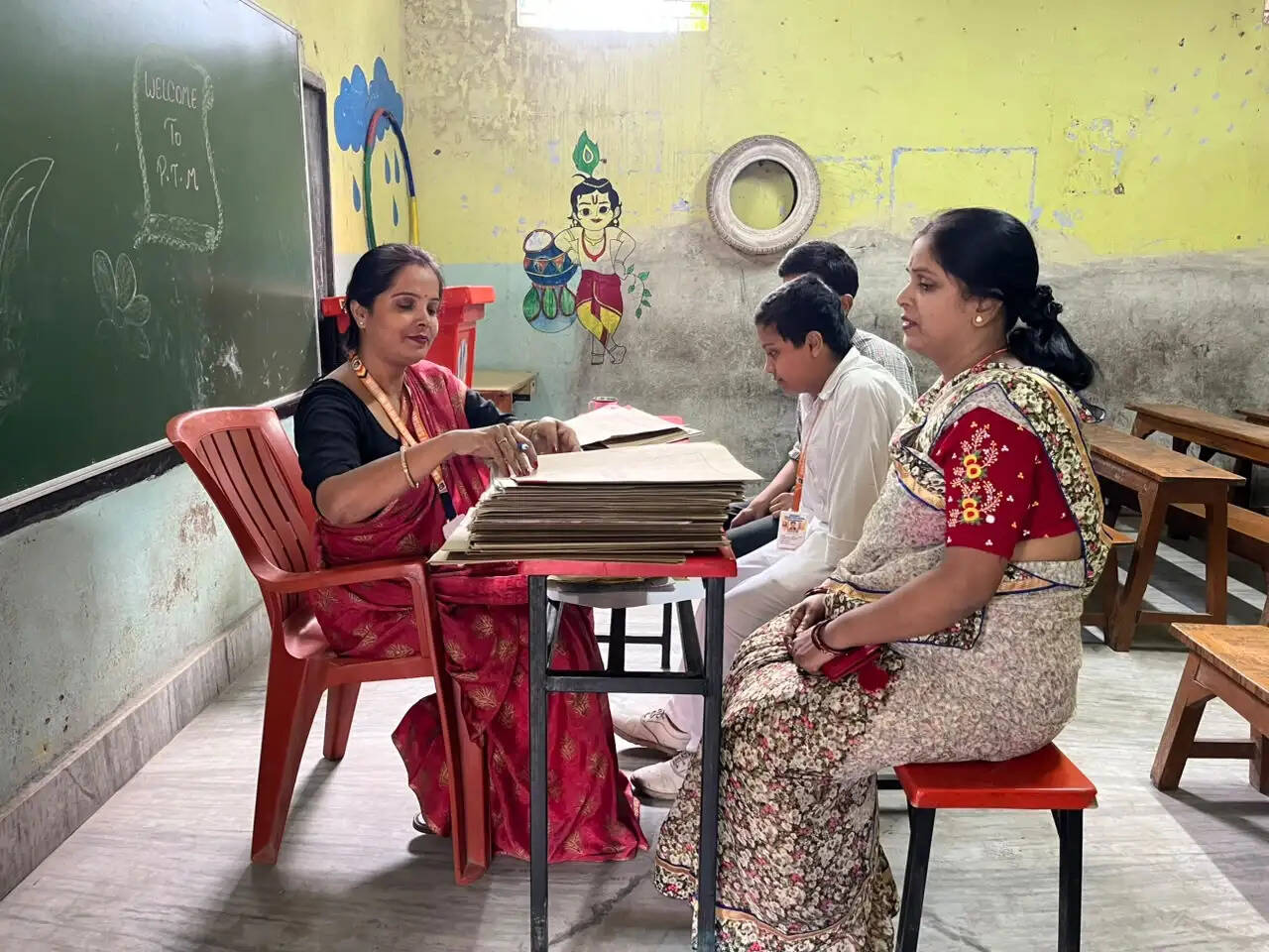 सरस्वती शिशु विद्या मंदिर में अभिभावक-शिक्षक सम्मेलन सह उत्तर पुस्तिका अवलोकन कार्यक्रम संपन्न