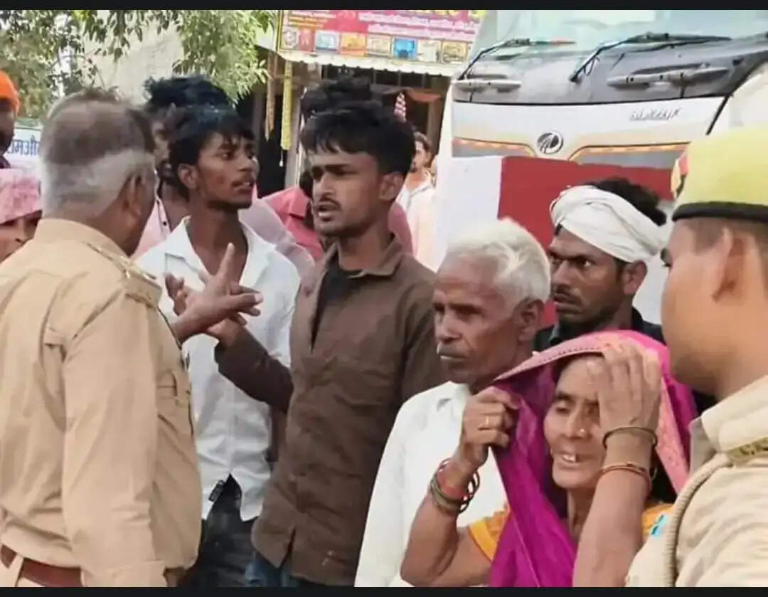 संदिग्ध हालात में युवक की मौत, परिजनों ने लगाया हत्या का आरोप; दो हिरासत में