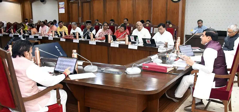 मप्र सरकार 48.32 लाख लोगों को देगी जमीन की निशुल्क रजिस्ट्री, विकास कार्यों के लिए 21,485 करोड़ रुपये स्वीकृत