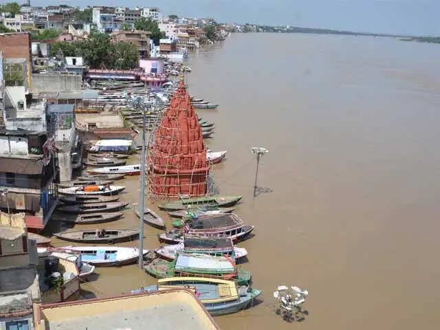 उत्तर प्रदेश में बाढ़ का बढ़ रहा दायरा, गंगा-यमुना समेत कई नदियां उफान पर, वाराणसी, प्रयागराज से बिजनौर तक हालात चुनौतीपूर्ण