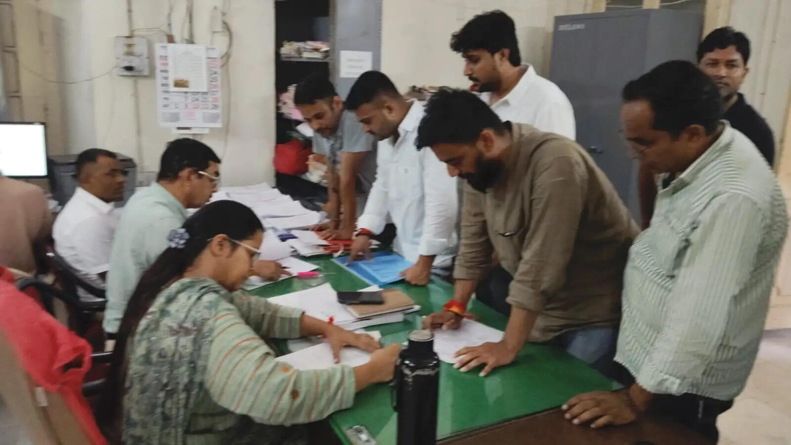नामांकन में बचा सिर्फ एक दिन, प्रत्याशियों की घोषणा नहीं