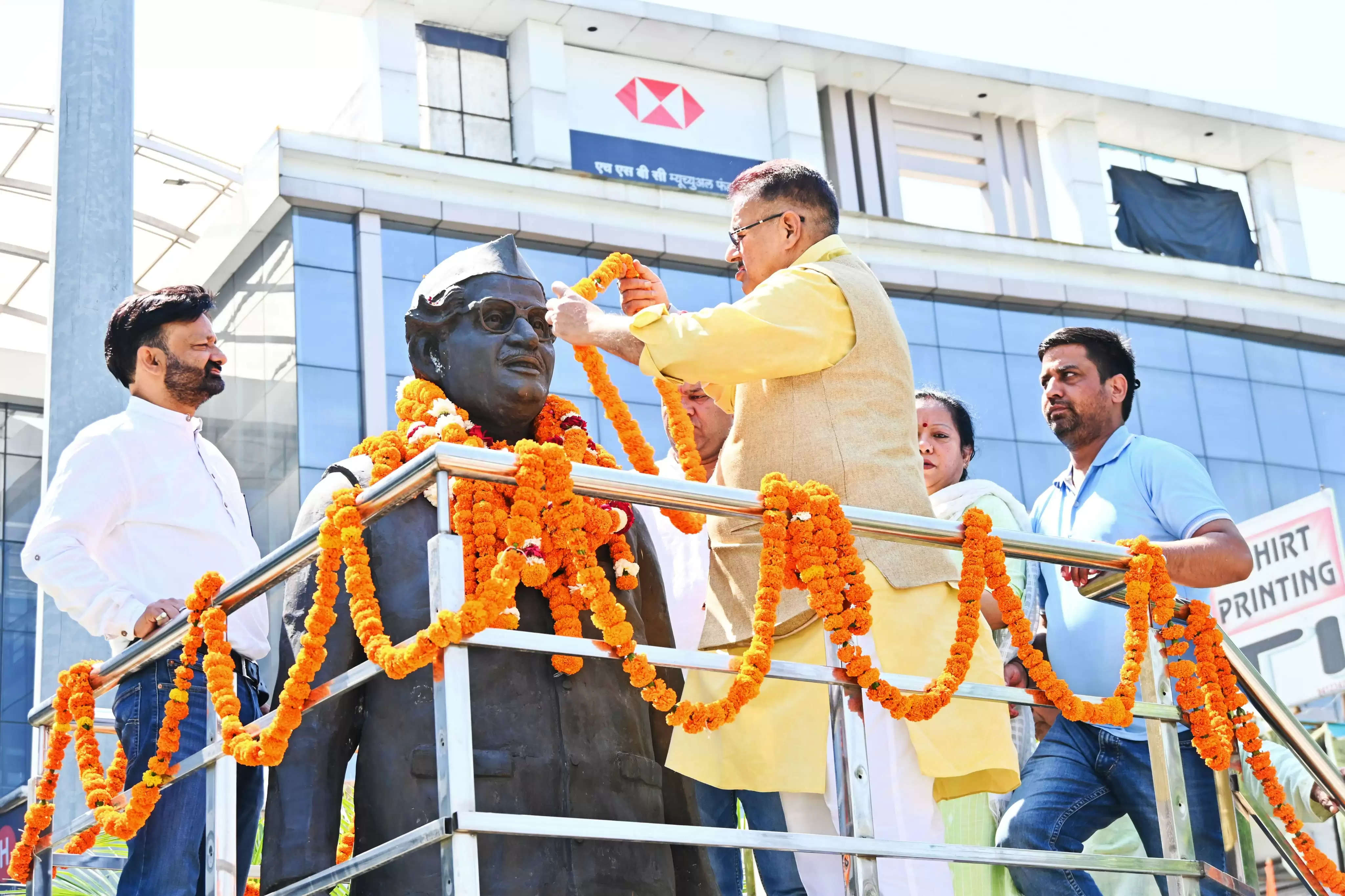 हिम पुत्र बहुगुणा ने पहाड़ की पगडंडियों से राष्ट्रीय राजनीति में बनाई अपनी पहचान बनाई : मंत्री जोशी