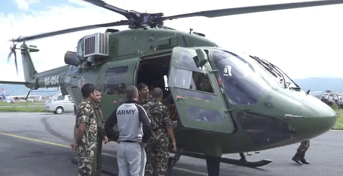 नेपालः दुर्गम और हिमालयी क्षेत्रों में हेलीकॉप्टर के जरिये मतपेटियां संकलित करने की तैयारी