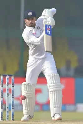 श्रेयस अय्यर ने कानपुर में खेलते हुए पहले टेस्ट में शतक बनाया (लीड-1)