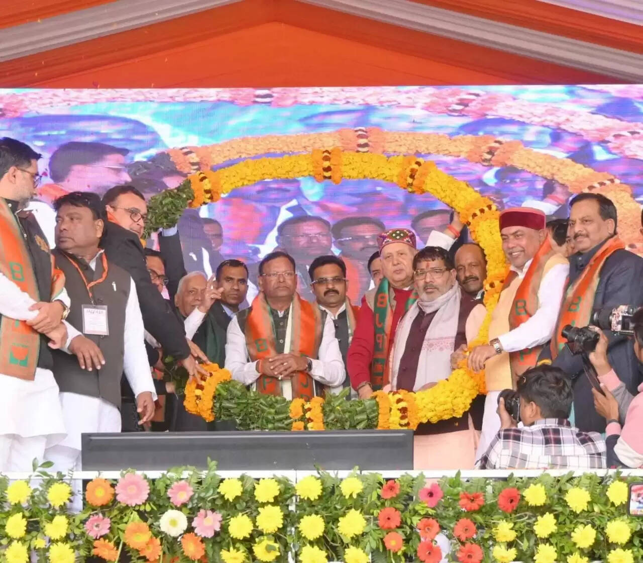 उत्साह से लबरेज भाजपा कार्यकर्ताओं ने नवनियुक्त प्रदेश अध्यक्ष पंकज चौधरी का किया शानदार स्वागत