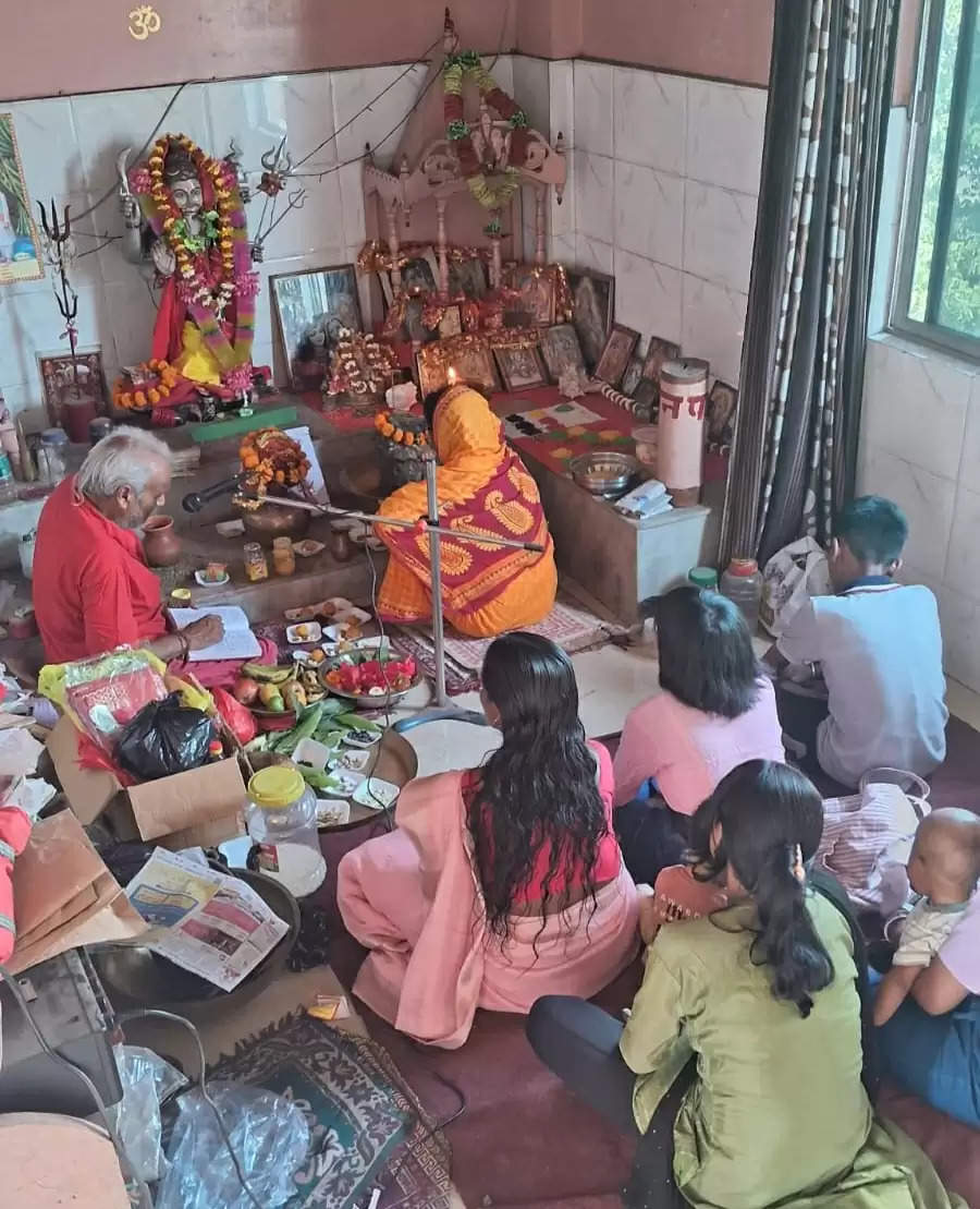 नवरात्रि के चौथे दिन महाकाल मंदिर में हुई मां कुष्मांडा की पूजा अर्चना