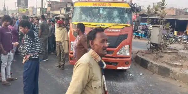 मिनी ट्रक की टक्कर से एक व्यक्ति की मौत