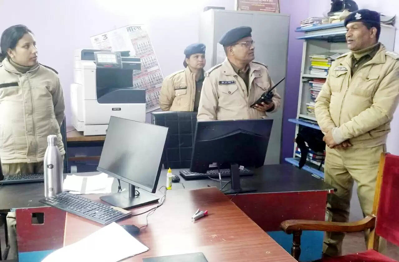 क्षेत्राधिकारी ने किया मल्लीताल कोतवाली का आकस्मिक निरीक्षण, दिए कड़े निर्देश