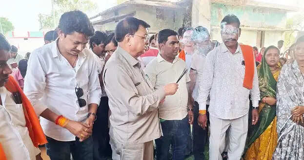उद्योग मंत्री ने किया 40 लाख रूपये के सड़क डामरीकरण कार्य का शुभारंभ