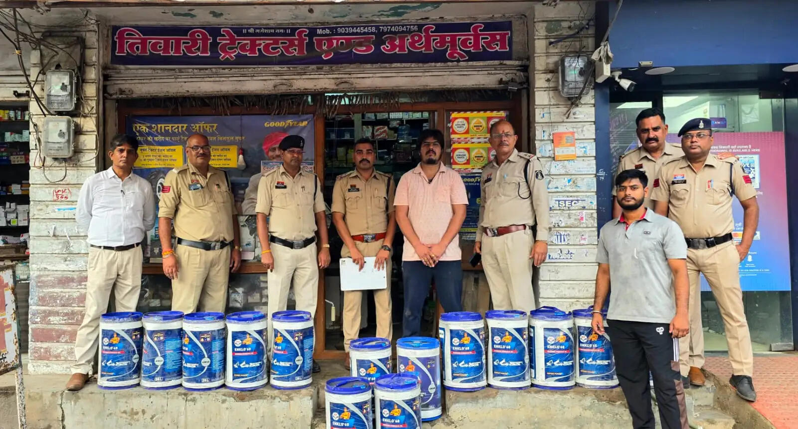 जांजगीर-चांपा में एचपीसीएल के नाम पर डुप्लीकेट तेल बेचने वालों पर पुलिस की रेड, 2.50 लाख का नकली तेल जब्त