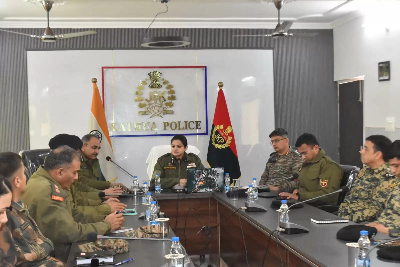 गणतंत्र दिवस से पहले कठुआ में सुरक्षा समीक्षा बैठक, एसएसपी मोहिता ने सभी एजेंसियों को सतर्क रहने के दिए निर्देश