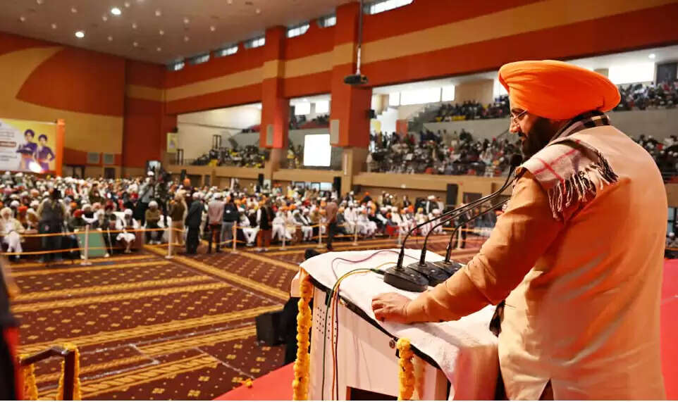 सिरसा: गुरुओं की शिक्षाओं व बलिदान को जन-जन तक पहुंचा रही है सरकार: मुख्यमंत्री