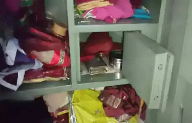 सोनीपत: मयूर विहार में बंद मकान से नकदी व जेवर चाेरी