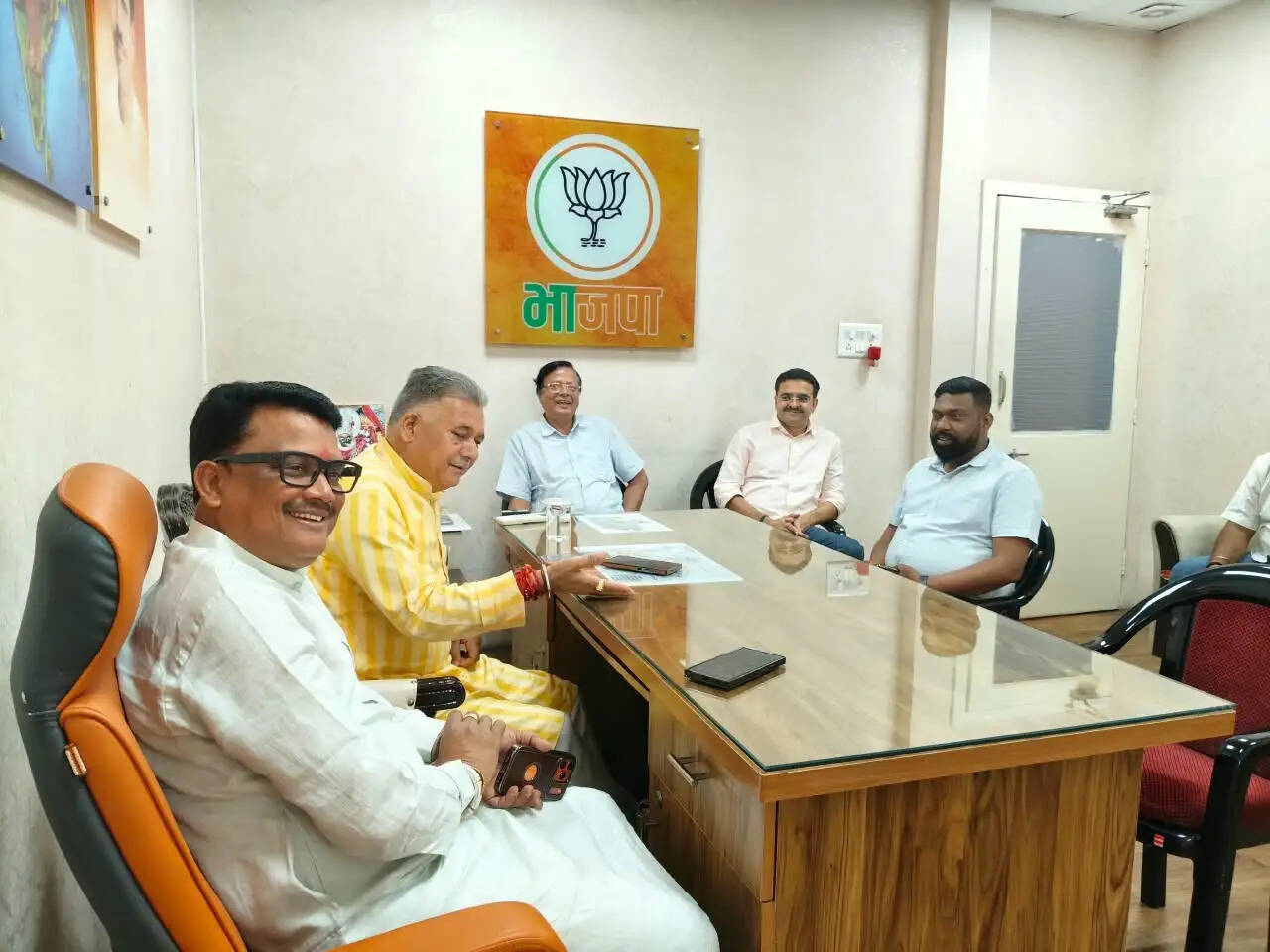 मंत्री&nbsp;नागर सिंह चौहान और इंदरसिंह परमार ने&nbsp;सुनीं कार्यकर्ताओं की जनसमस्याएं,&nbsp;त्वरित निराकरण के&nbsp;निर्देश