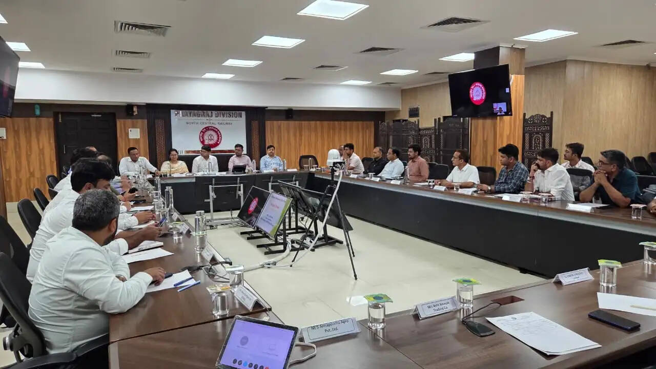 रेलवे और व्यापारिक प्रतिनिधियों के बीच सार्थक संवाद, माल लदान बढ़ाने पर जोर