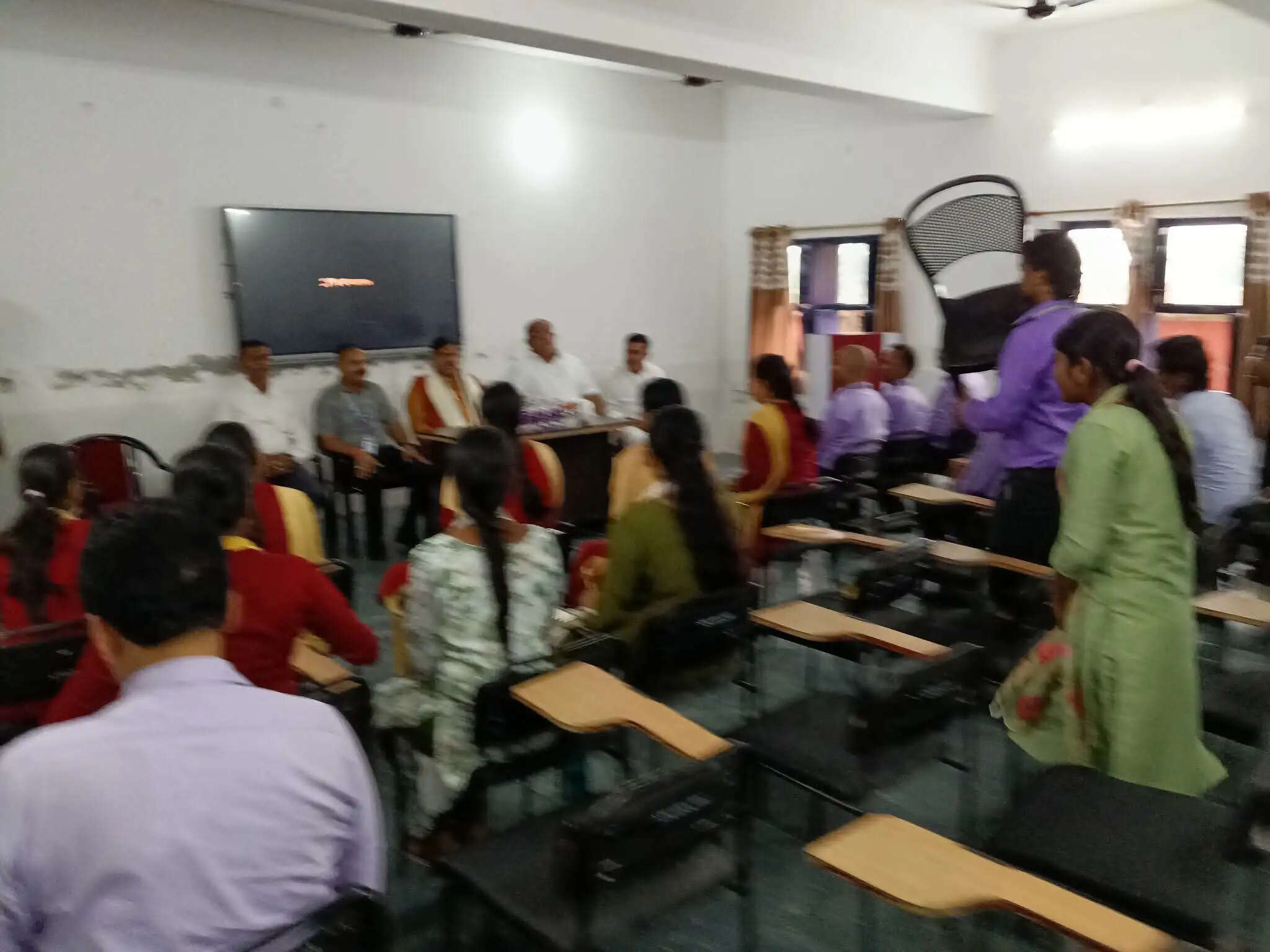 सारण के संत जलेसर एकेडमी का शिक्षा मंत्री ने किया निरीक्षण
