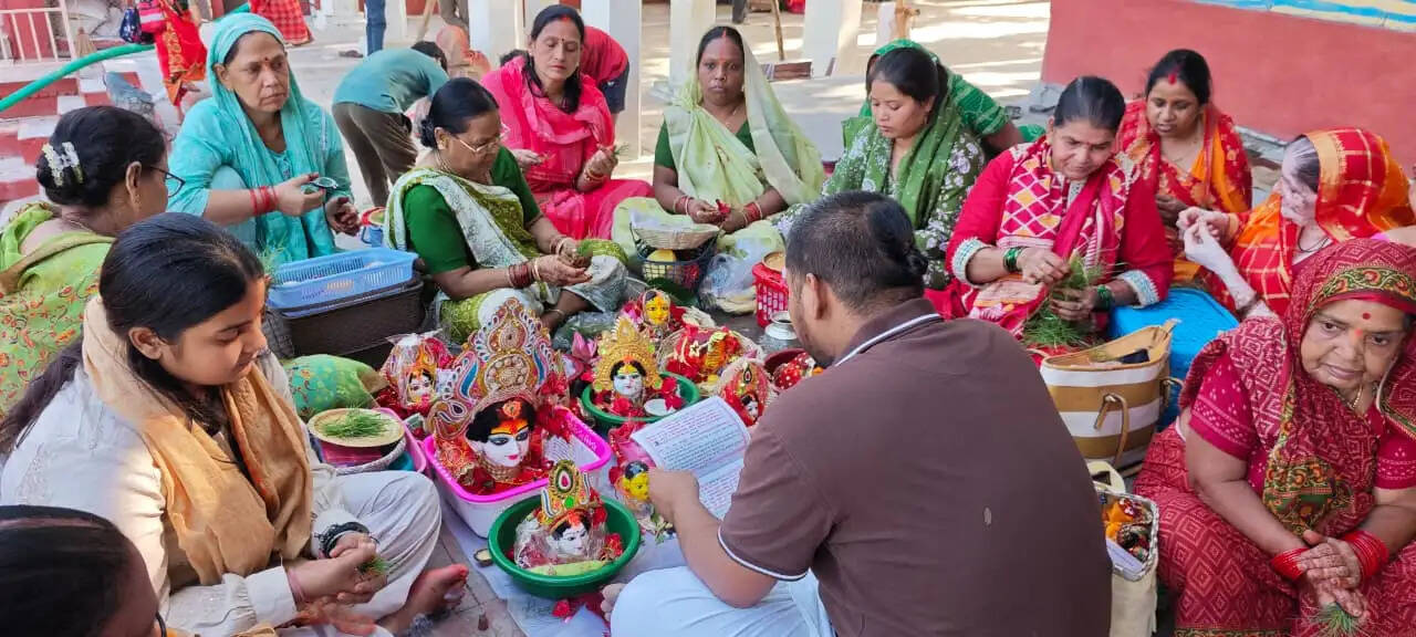 बाबा विश्वनाथ की नगरी में महालक्ष्मी को समर्पित प्रसिद्ध सोरहिया मेले की शुरूआत