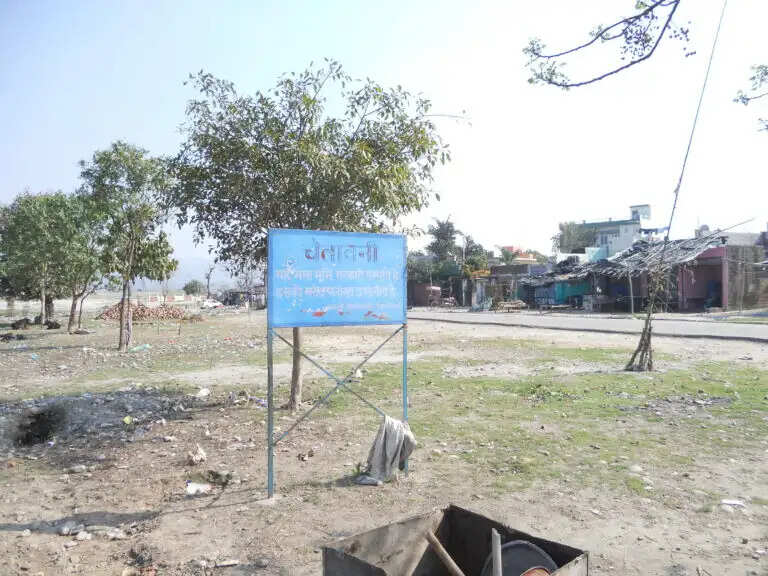 कुंभ मेला आरक्षित बैरागी कैंप के अवैध कब्जाधारियों को नोटिस