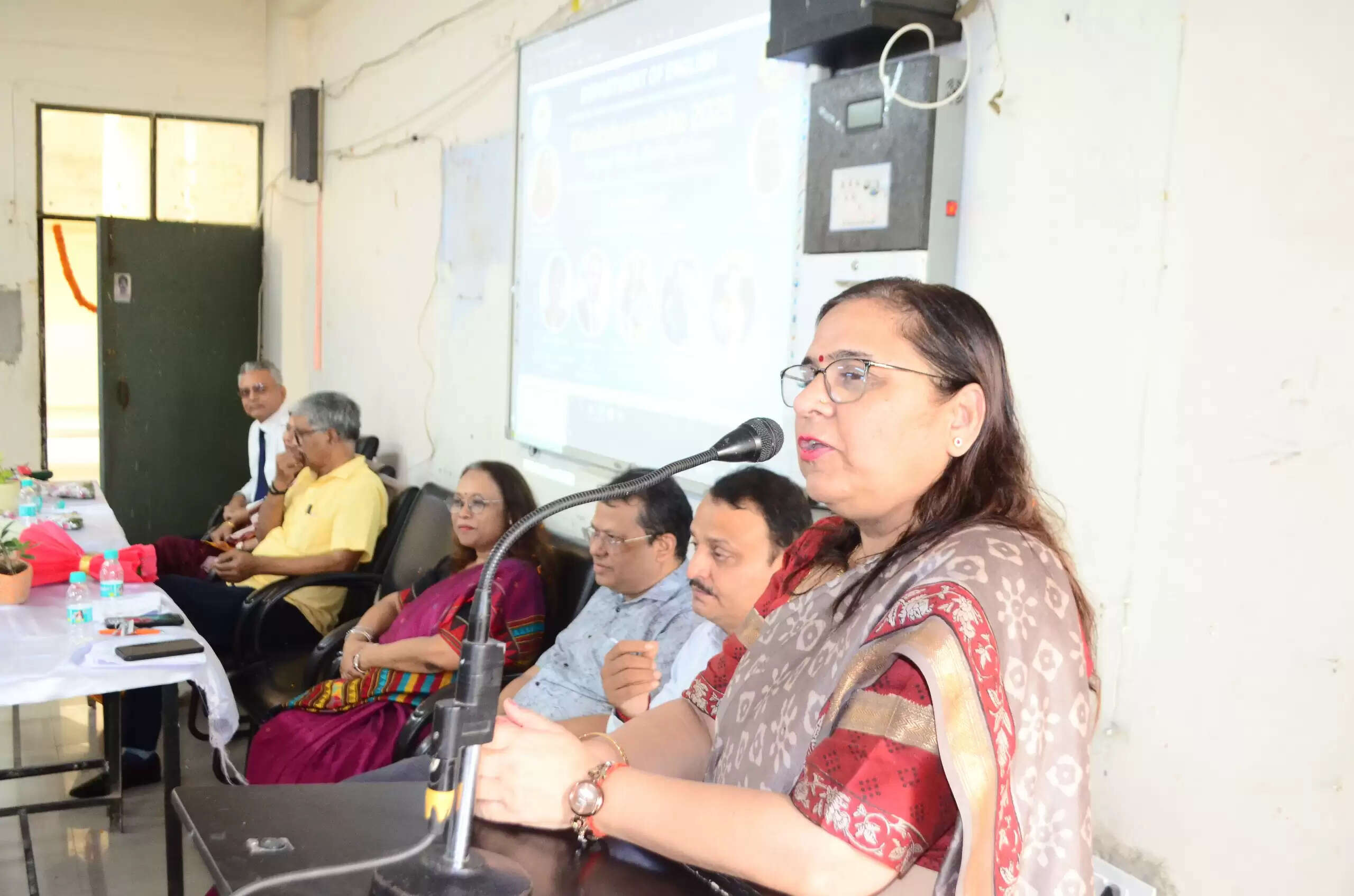 कैंपस लाइफ को पूरी तन्मयता के साथ जिएं छात्र - छात्राएं: प्रो पूनम टंडन