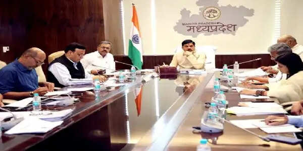 स्वामित्व अधिकार अभिलेख निष्पादन और सेवा से संकल्प अभियान उत्सव के रूप में मनाए जाएं : मुख्यमंत्री डॉ. यादव
