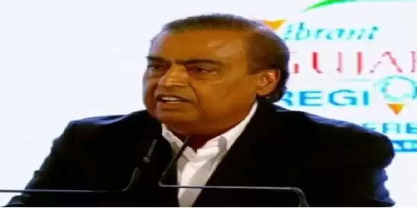 रिलायंस गुजरात में करेगी ₹7 लाख करोड़ का निवेश: मुकेश अंबानी