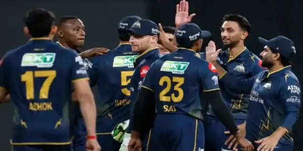 प्रसिद्ध कृष्णा और राशिद खान ने पर्पल कैप की दौड़ में लगाई छलांग, यशस्वी जायसवाल के सिर सजी ऑरेंज कैप