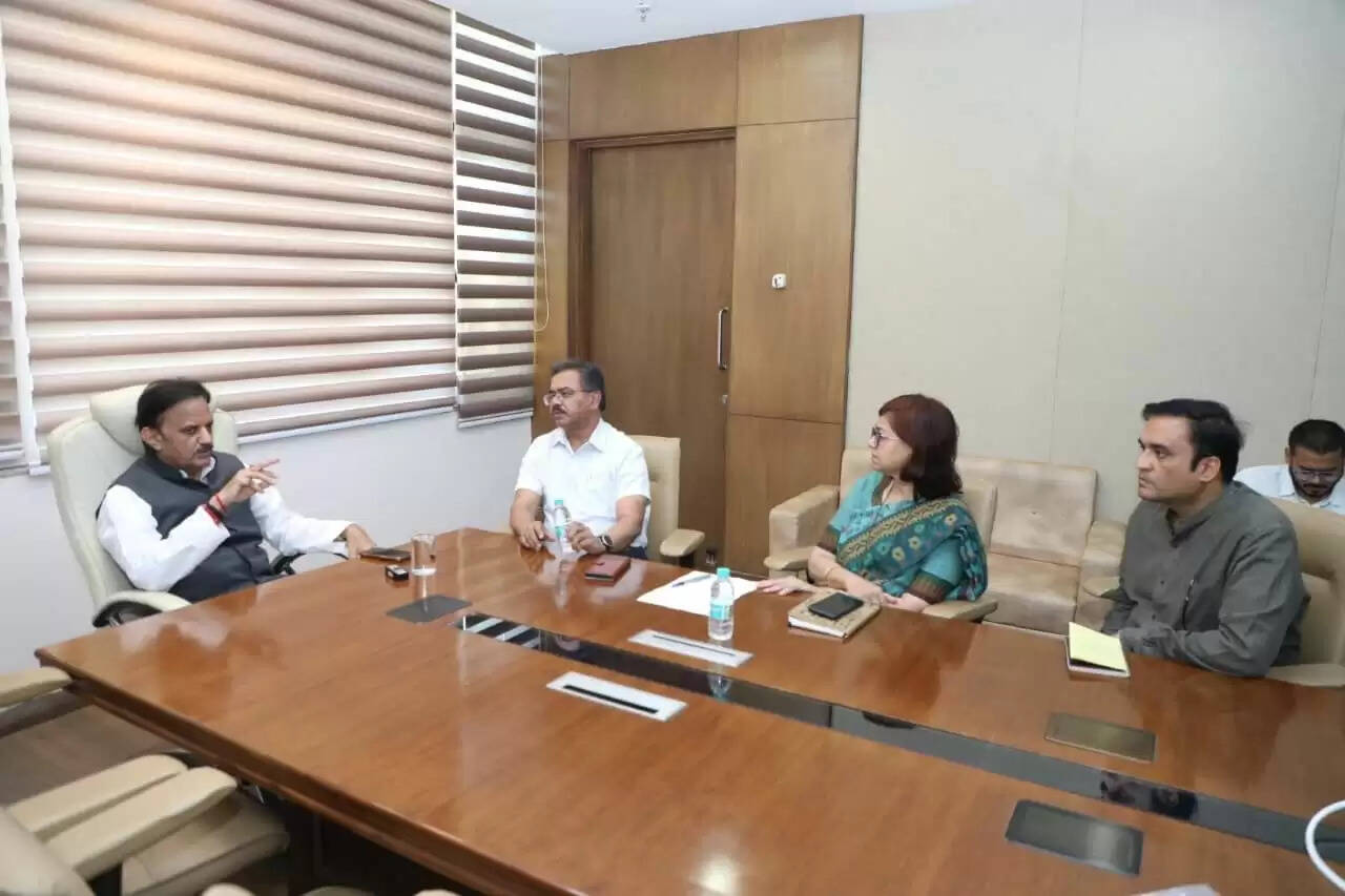 चिकित्सा छात्रों को समय से योजनातर्गत छात्रवृत्ति का भुगतान करें सुनिश्चित: उप मुख्यमंत्री&nbsp;शुक्ल